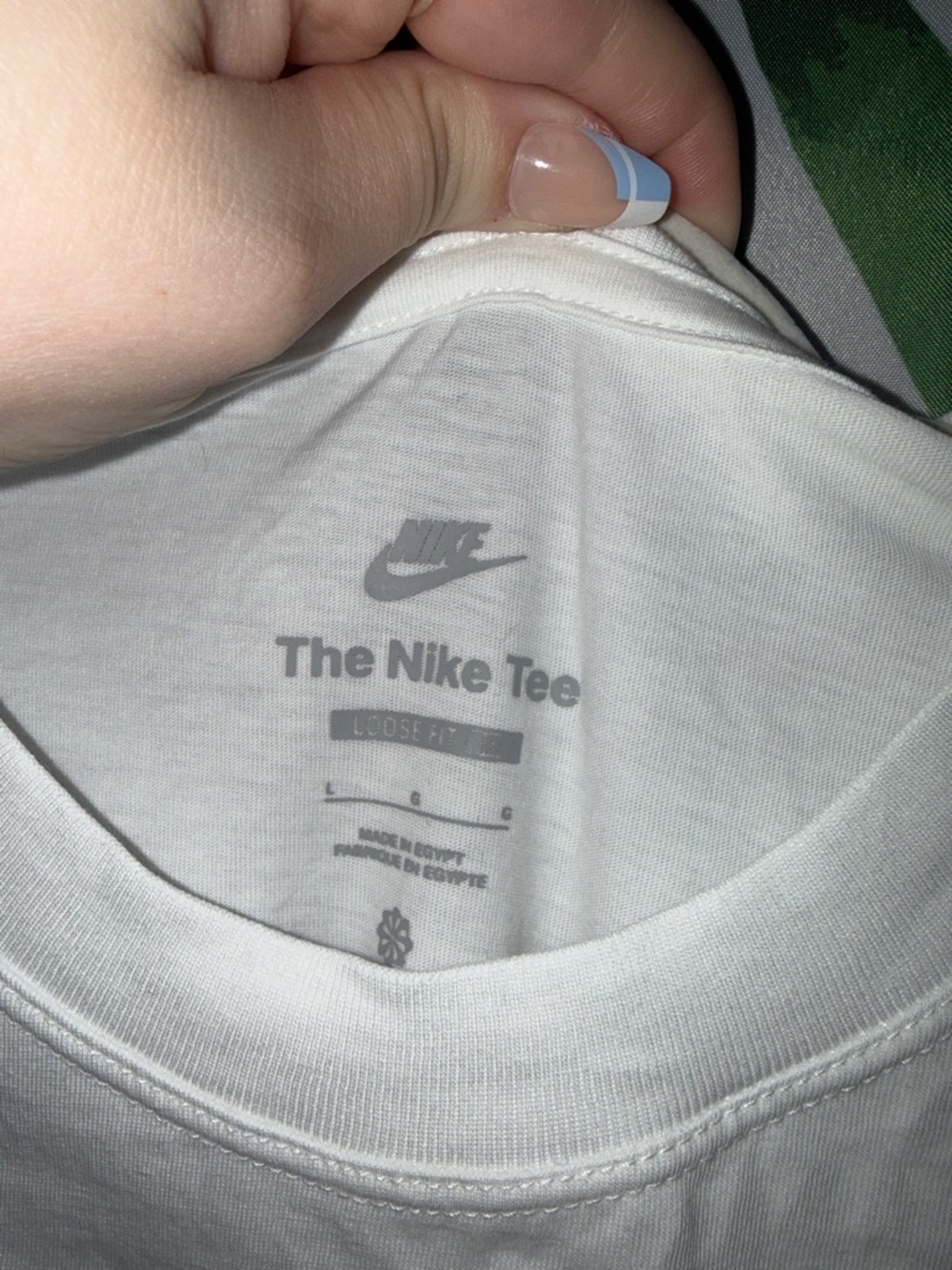 Nike White Short-Sleeve Tee with Black Swoosh - Picture 3 of 4